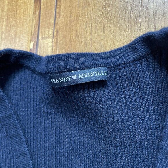 Brandy Melville Navy V Neck‎ buttoned Ribbed Cotton Top O/S - Picture 3 of 6